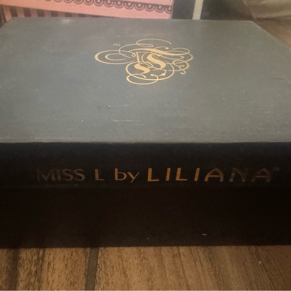 Miss L by Liliana Black Box